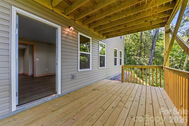 212 Brigsy Lane, Whittier, NC 28789