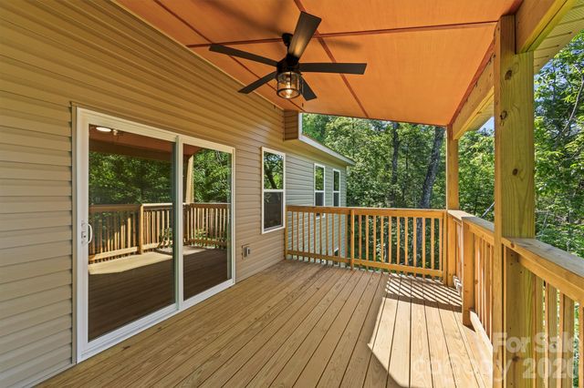 212 Brigsy Lane, Whittier, NC 28789