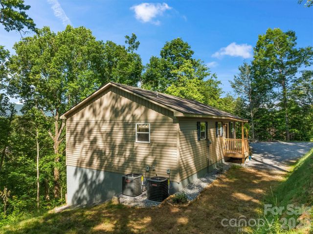212 Brigsy Lane, Whittier, NC 28789