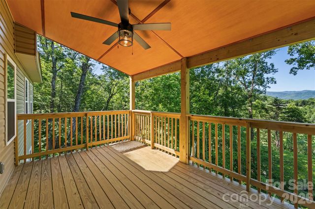 212 Brigsy Lane, Whittier, NC 28789