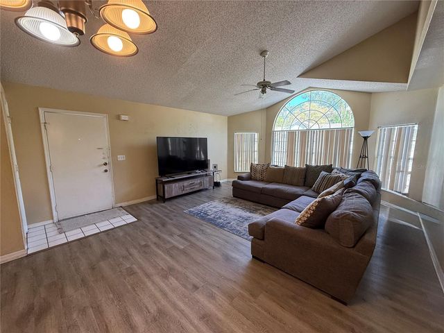 2006 ROYAL BAY BOULEVARD 126, Kissimmee, FL 34746
