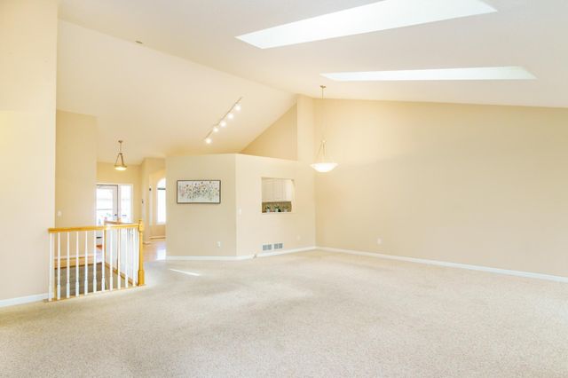 9125 Medley Circle, Golden Valley, MN 55427