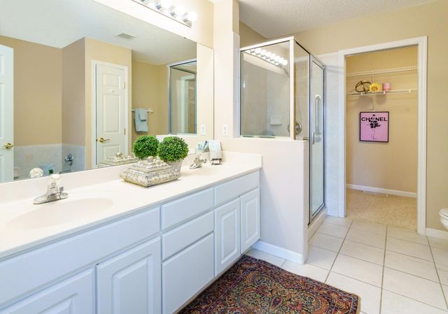 9125 Medley Circle, Golden Valley, MN 55427