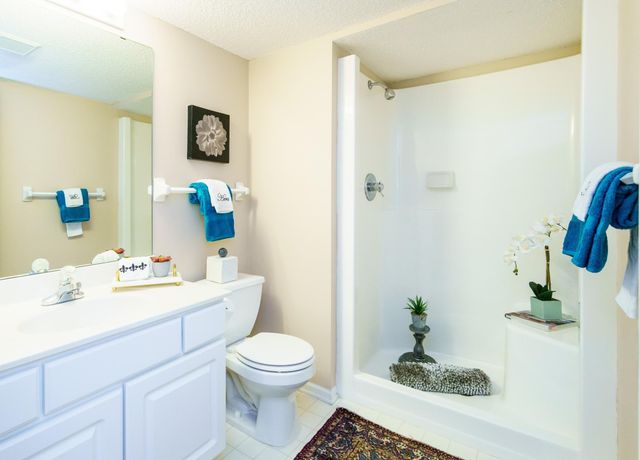 9125 Medley Circle, Golden Valley, MN 55427