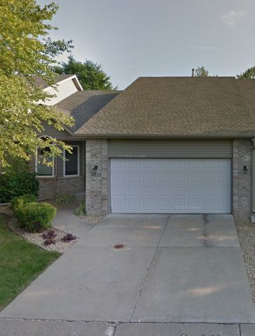9125 Medley Circle, Golden Valley, MN 55427