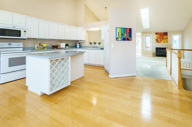 9125 Medley Circle, Golden Valley, MN 55427