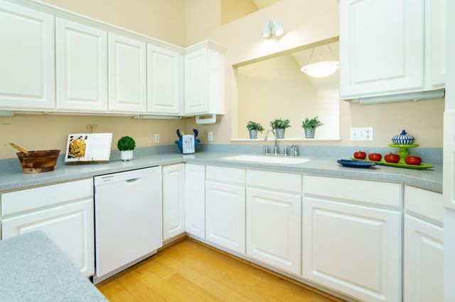 9125 Medley Circle, Golden Valley, MN 55427