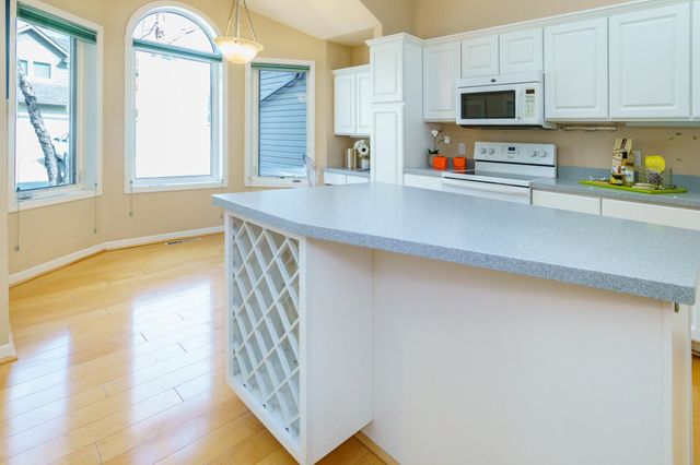 9125 Medley Circle, Golden Valley, MN 55427