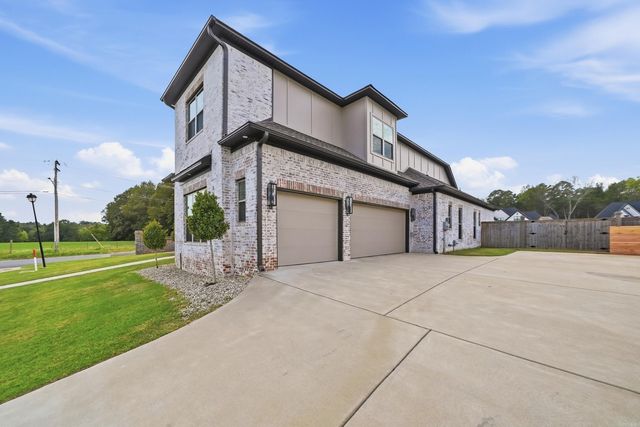 1505 Southwinds Drive, Conway, AR 72034