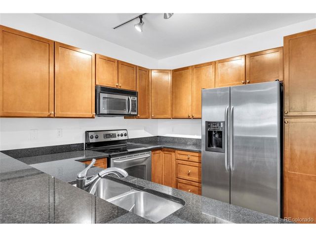 9079 E Panorama Cir 313, Englewood, CO 80112