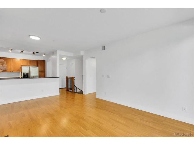 9079 E Panorama Cir 313, Englewood, CO 80112