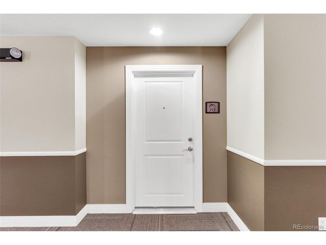 9079 E Panorama Cir 313, Englewood, CO 80112