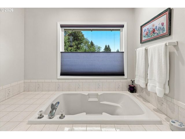4700 Nw 139TH Loop, Vancouver, WA 98685