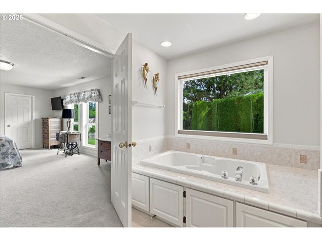4700 Nw 139TH Loop, Vancouver, WA 98685