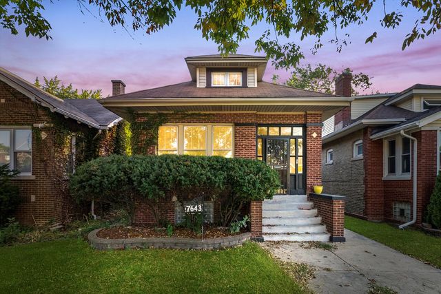 7643 S Paxton Avenue, Chicago, IL 60649