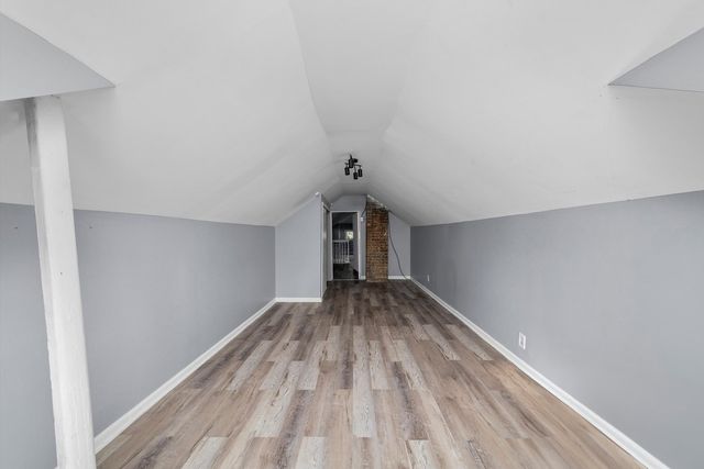 7643 S Paxton Avenue, Chicago, IL 60649