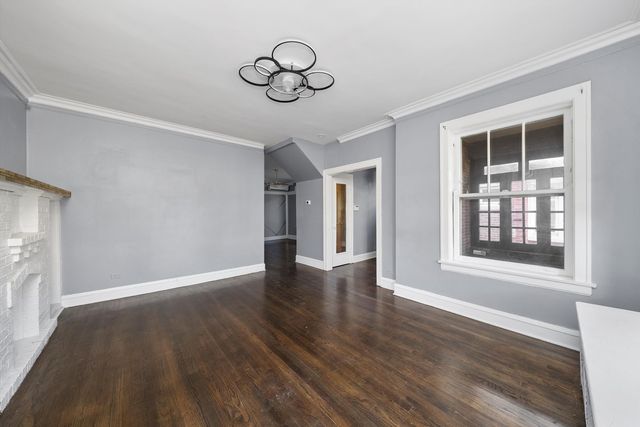 7643 S Paxton Avenue, Chicago, IL 60649