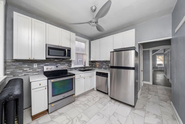 7643 S Paxton Avenue, Chicago, IL 60649