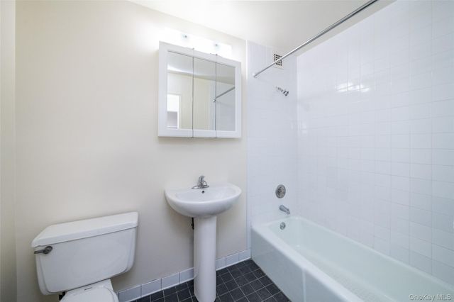 125 Lake Street 7-L North, White Plains, NY 10604