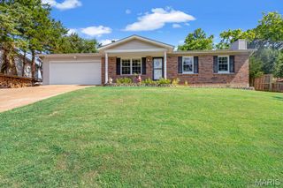 2302 Crystal Wood Drive, Arnold, MO 63010