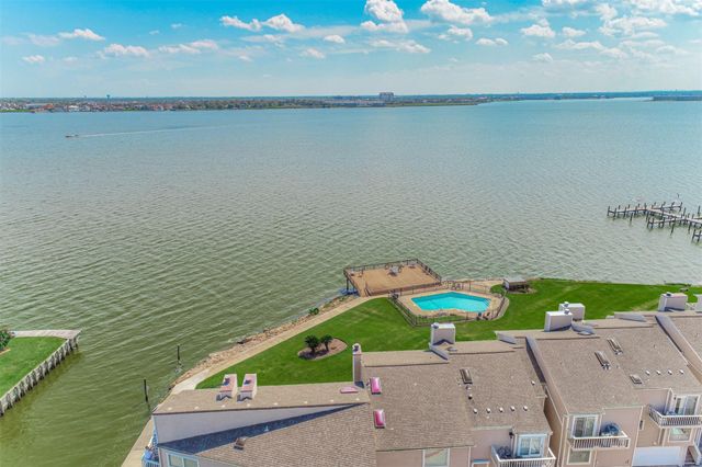 13 Mariner Village Drive, Seabrook, TX 77586