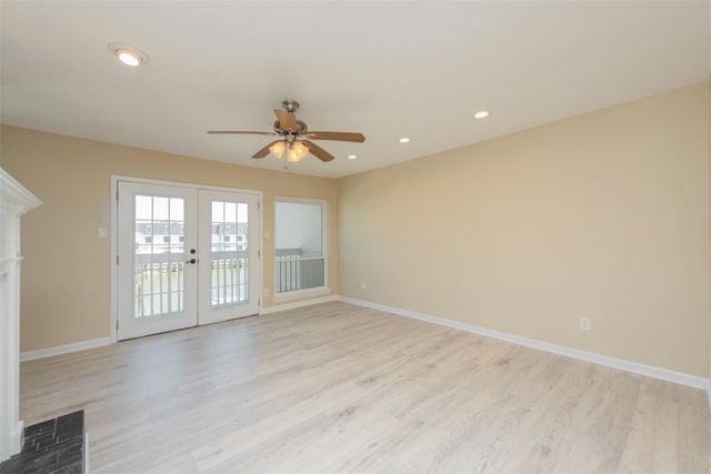 13 Mariner Village Drive, Seabrook, TX 77586