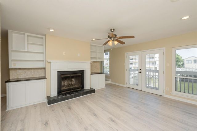 13 Mariner Village Drive, Seabrook, TX 77586
