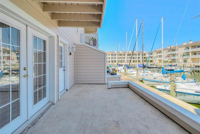 13 Mariner Village Drive, Seabrook, TX 77586