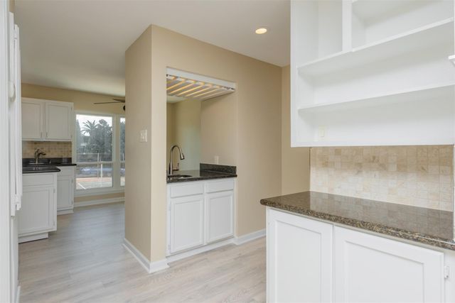 13 Mariner Village Drive, Seabrook, TX 77586
