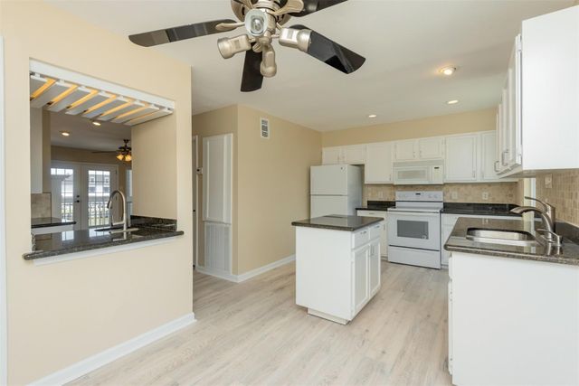 13 Mariner Village Drive, Seabrook, TX 77586