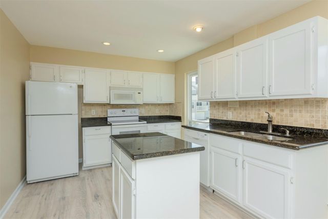 13 Mariner Village Drive, Seabrook, TX 77586