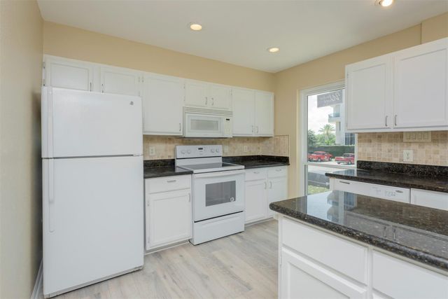 13 Mariner Village Drive, Seabrook, TX 77586