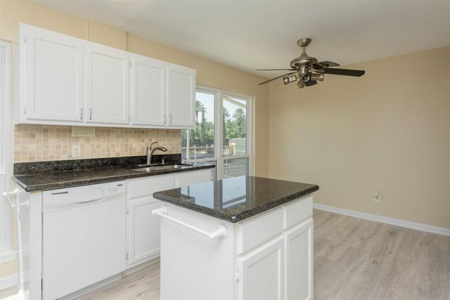 13 Mariner Village Drive, Seabrook, TX 77586