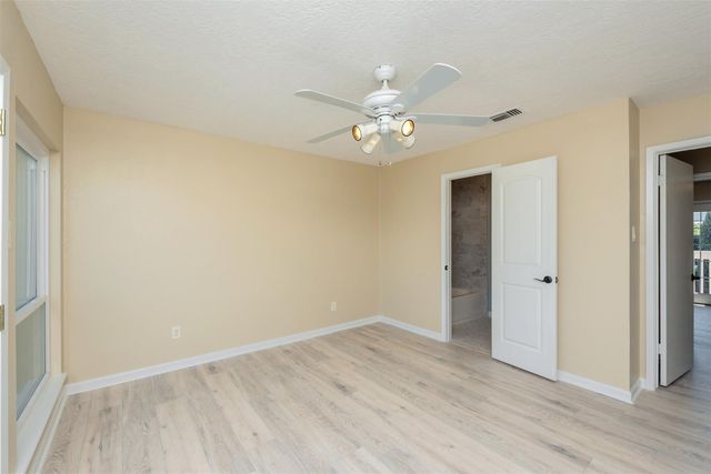 13 Mariner Village Drive, Seabrook, TX 77586
