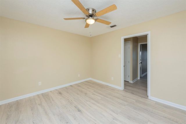 13 Mariner Village Drive, Seabrook, TX 77586