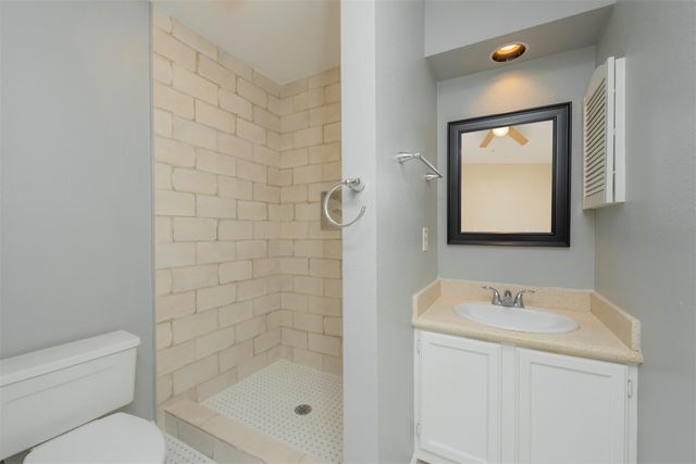 13 Mariner Village Drive, Seabrook, TX 77586