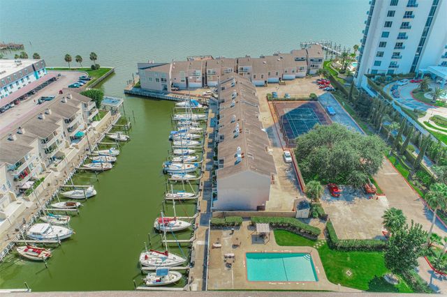 13 Mariner Village Drive, Seabrook, TX 77586