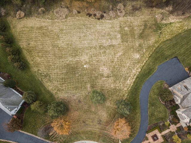 21601 W Hampshire Place, Mundelein, IL 60060