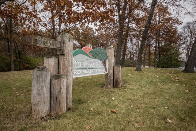 21601 W Hampshire Place, Mundelein, IL 60060