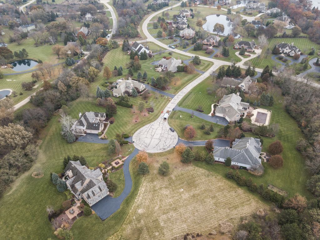 21601 W Hampshire Place, Mundelein, IL 60060