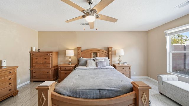 10931 Argonite Drive NW, Albuquerque, NM 87114
