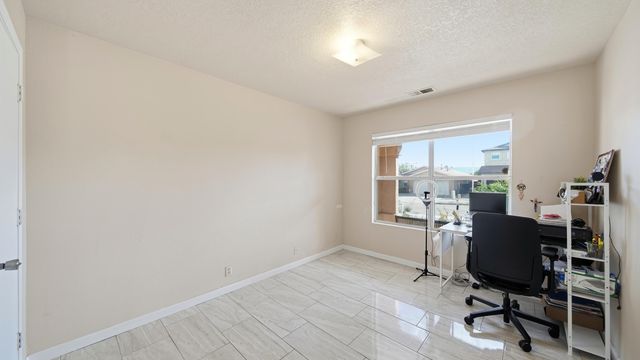 10931 Argonite Drive NW, Albuquerque, NM 87114