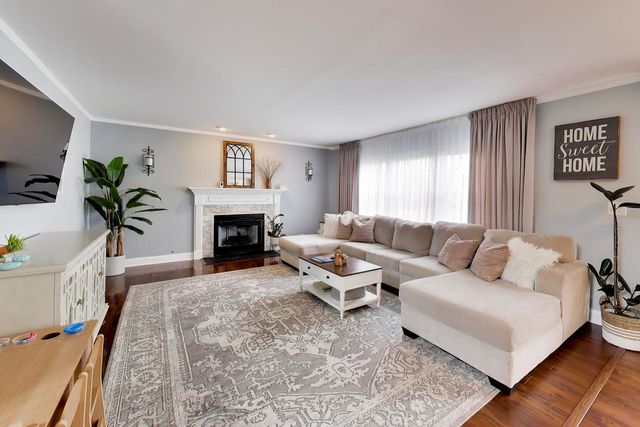 1469 WATERSIDE Drive, Bolingbrook, IL 60490