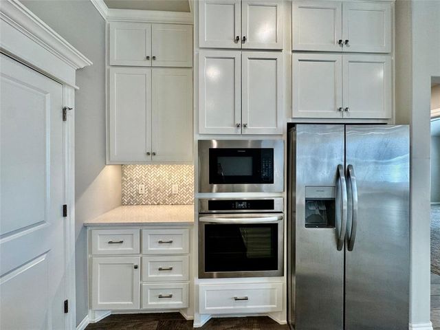 19112 Grove Parkway, Edmond, OK 73012