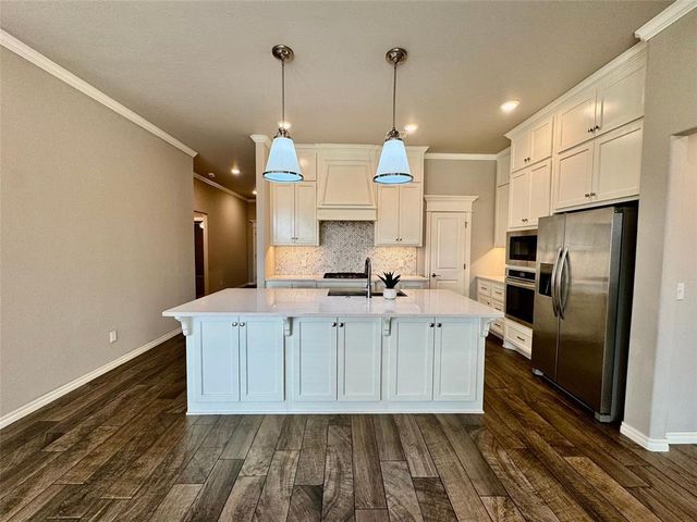 19112 Grove Parkway, Edmond, OK 73012