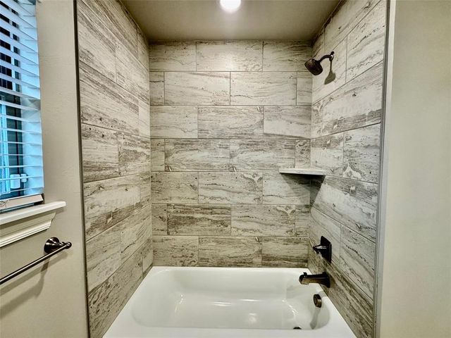 19112 Grove Parkway, Edmond, OK 73012