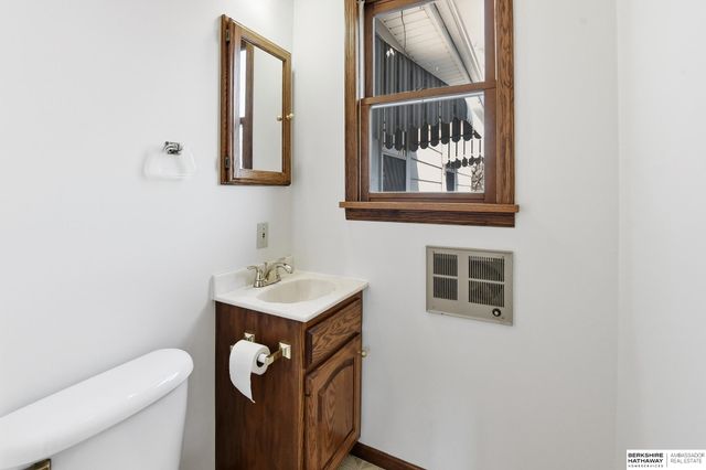 3018 S 30th Street, Omaha, NE 68105