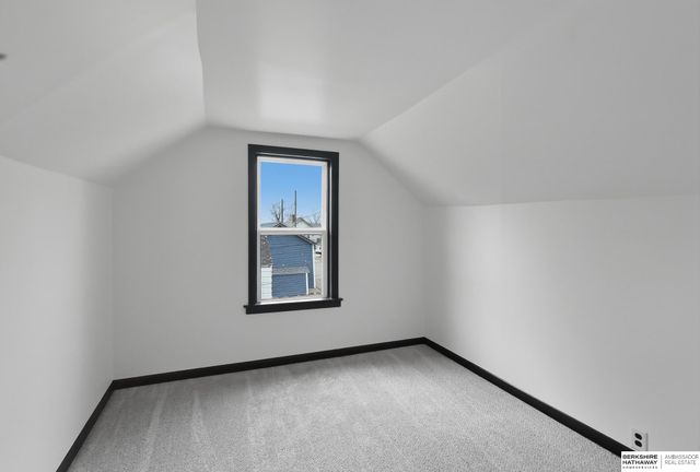 3018 S 30th Street, Omaha, NE 68105