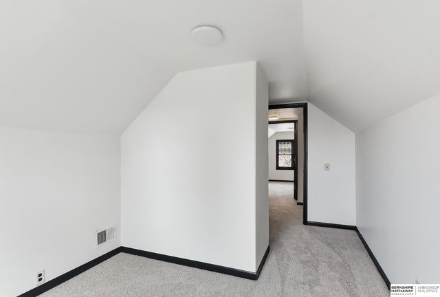 3018 S 30th Street, Omaha, NE 68105