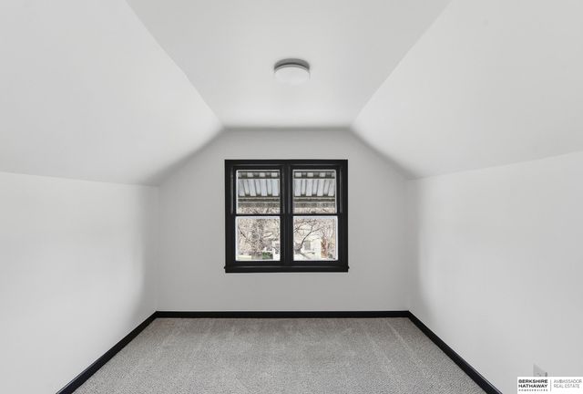 3018 S 30th Street, Omaha, NE 68105